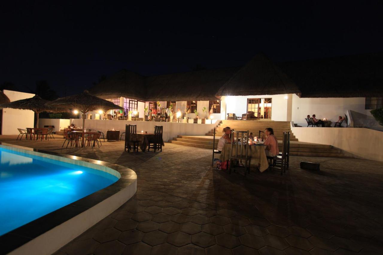 Blue Moon Beach Holiday Resort Inhambane Esterno foto
